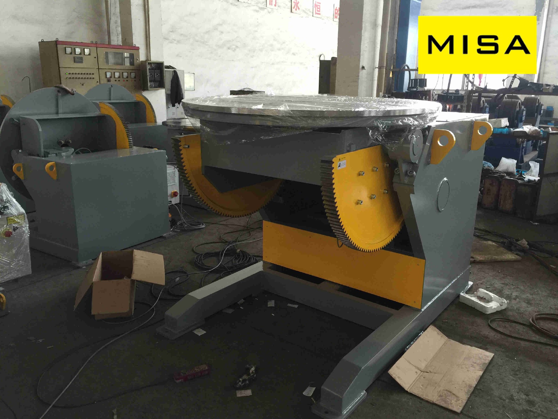 HBJ-30 Yellow Fixed Welding Positioner With Horizontal Turning Table And 5 JAWS Chuck